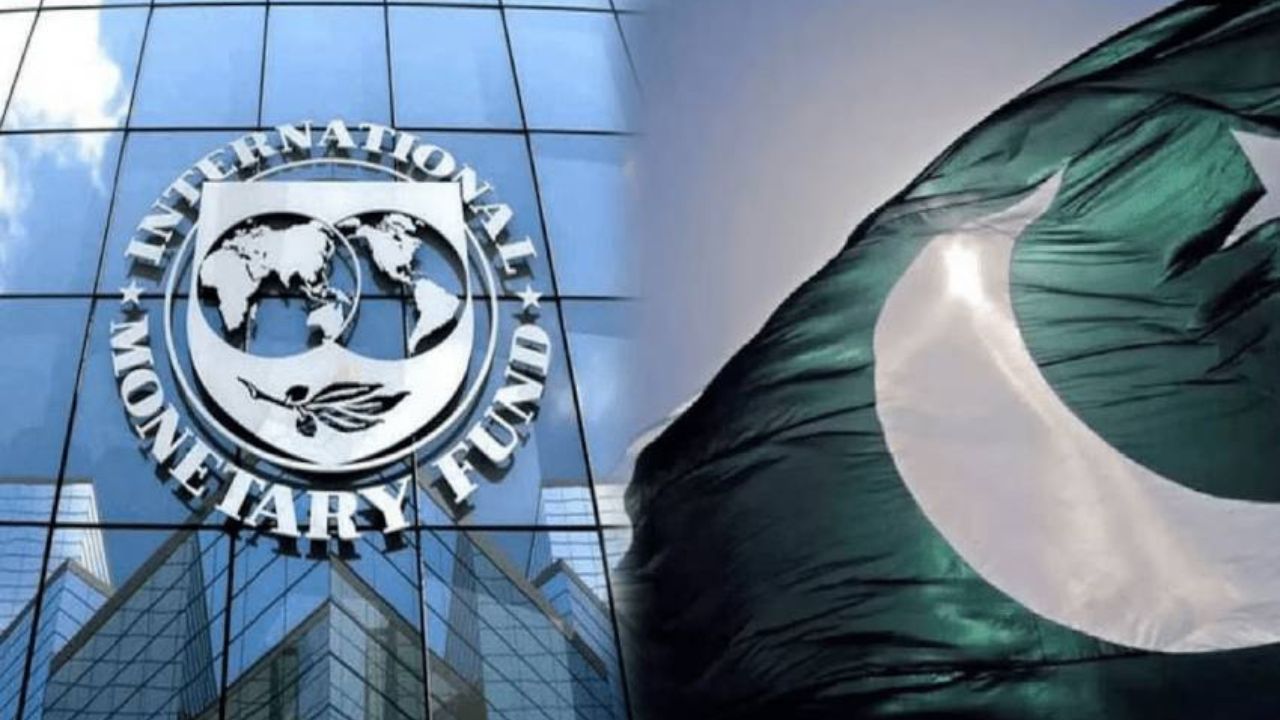IMF on Pakistan Economy: IMF की रिपोर्ट में पाकिस्तान की आर्थिक हकीकत उजागर, बढ़ती कर्ज़ और गिरती मुद्रा ने बढ़ाया संकट