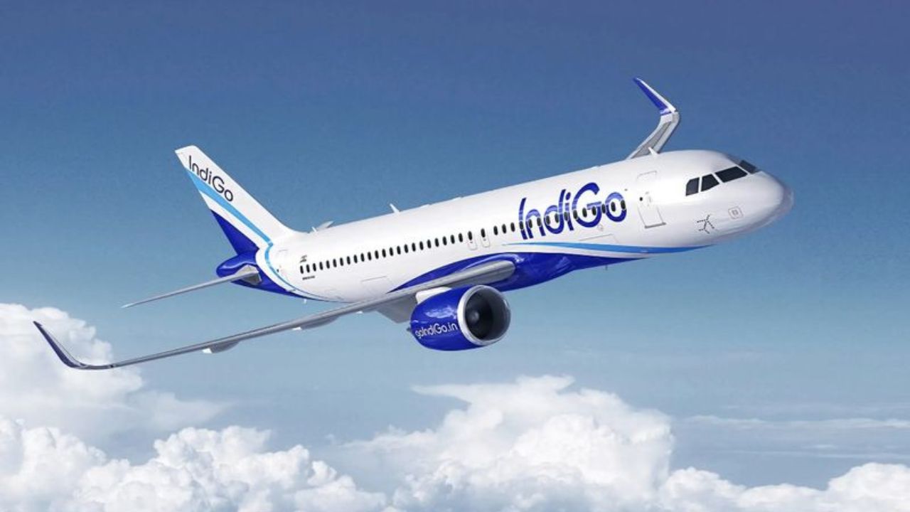 IndiGo के 67 घरेलू फ्लाइट्स रद्द, यात्रियों को भटकाव और लंबी देरी का सामना करना पड़ा