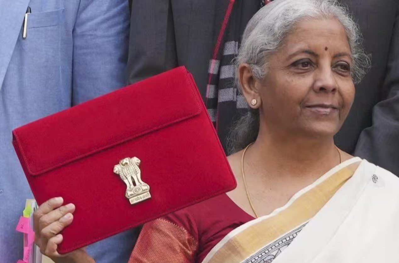 Budget 2026: बजट के लाल ब्रीफकेस के पीछे छुपा है यह चौंकाने वाला राज़