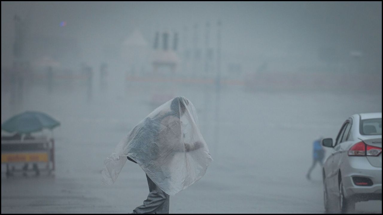 IMD Alert: नया साल कड़ाके की ठंड के साथ शुरू, पहाड़ों में बर्फबारी, दिल्ली में ऑरेंज अलर्ट