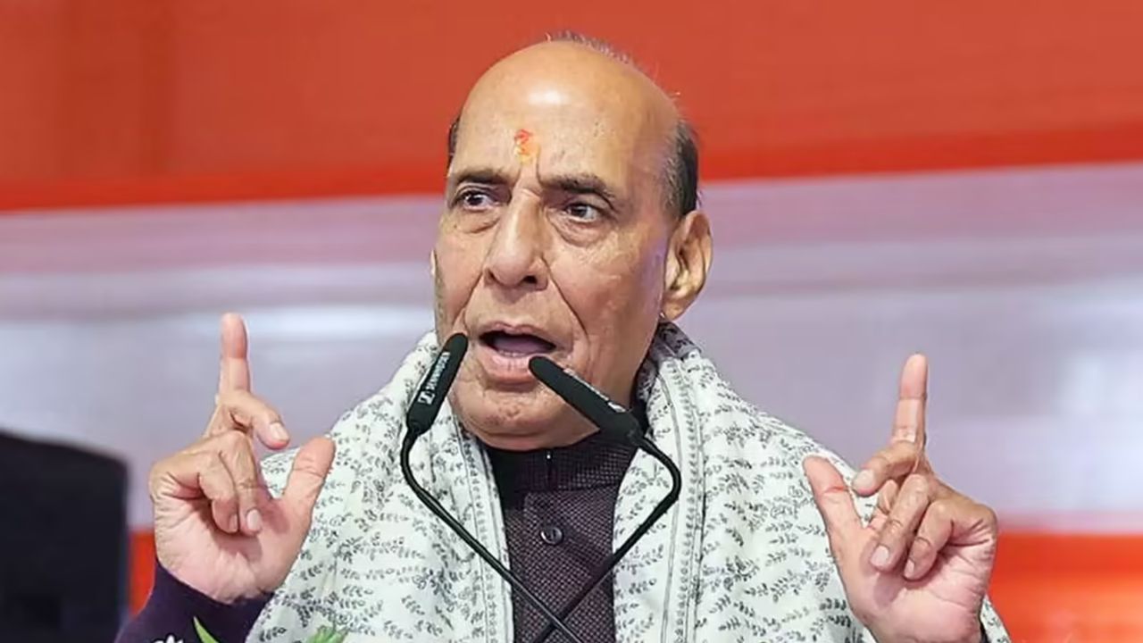 रक्षा मंत्री Rajnath Singh ने कोस्ट गार्ड में शामिल किया भारत का पहला स्वदेशी प्रदूषण नियंत्रण पोत