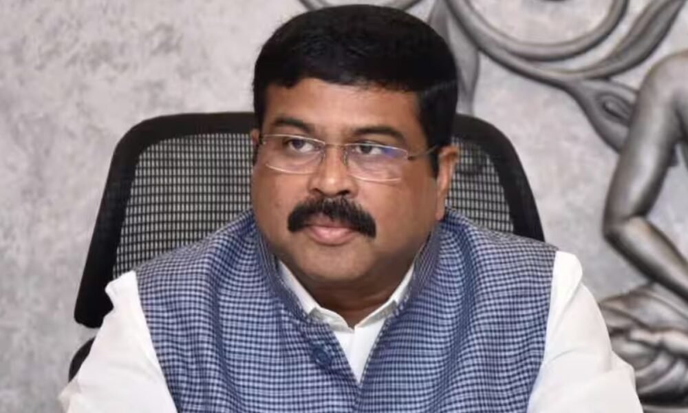 JNU में शिक्षा मंत्री का जोरदार भाषण, देश सेवा की जिम्मेदारी पर दिया खास संदेश