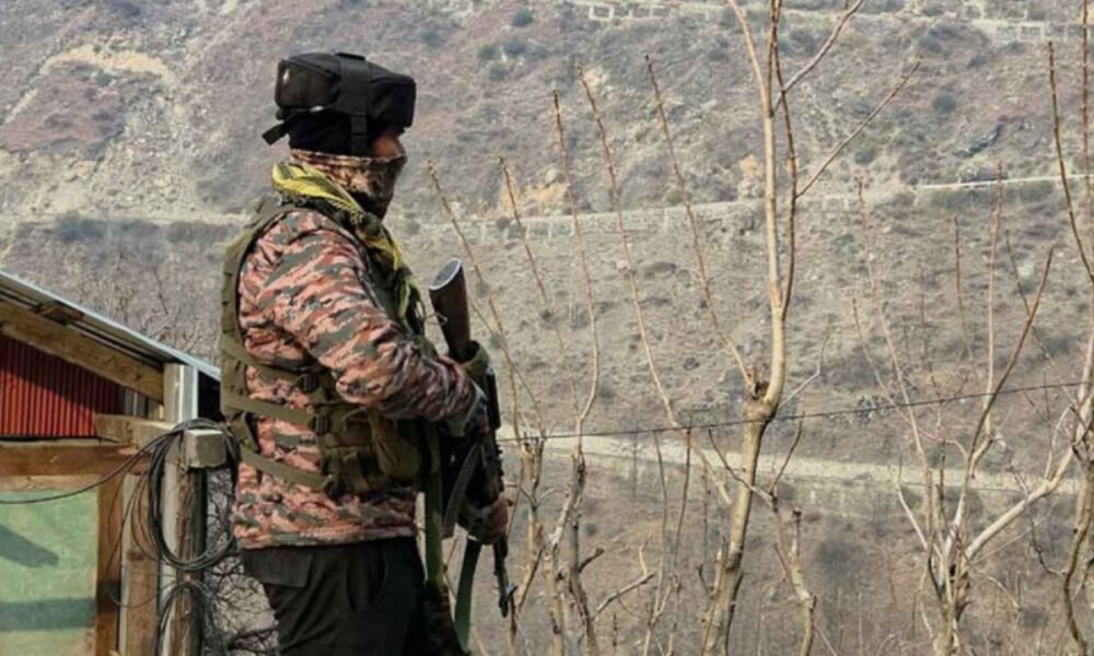 J&K Terrorism Operation: किश्तवार में आतंकवादियों से मुठभेड़, पाक ड्रोन घुसपैठ पर BSF ने किया जवाब