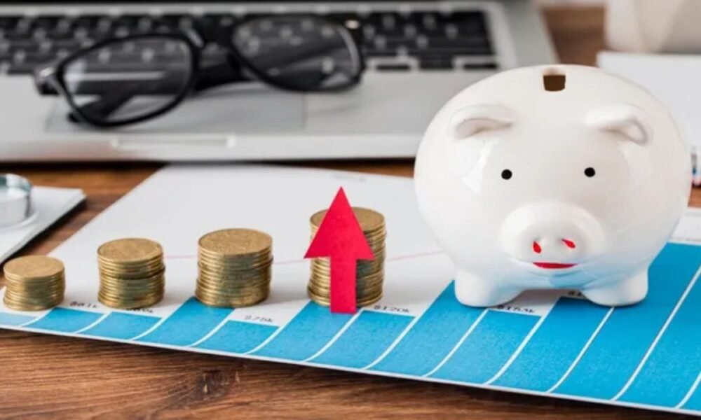 Safe Investment Options in India: सुरक्षित निवेश के लिए कौन-सी सरकारी योजनाएँ आपके पैसे को सुरक्षित और बढ़ाएंगी