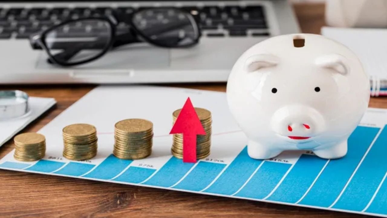 Safe Investment Options in India: सुरक्षित निवेश के लिए कौन-सी सरकारी योजनाएँ आपके पैसे को सुरक्षित और बढ़ाएंगी