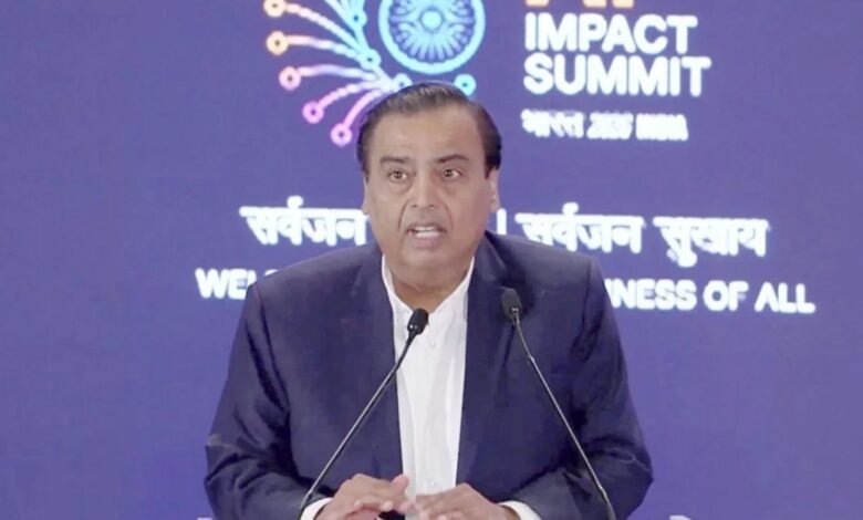 मुकेश अंबानी ने इंडिया एआई इम्पैक्ट समिट में ऐतिहासिक 10 लाख करोड़ निवेश की घोषणा