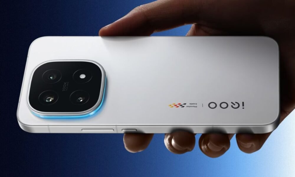 iQOO 15 Ultra के फीचर्स पर बड़ा फैसला, भारत में नहीं मिलेगा यह फोन