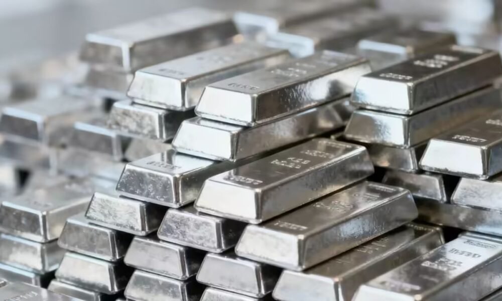 Silver Price Crash: ऐतिहासिक ऊंचाई से ₹1,90,000 तक गिरा चांदी का भाव, निवेशकों में हड़कंप