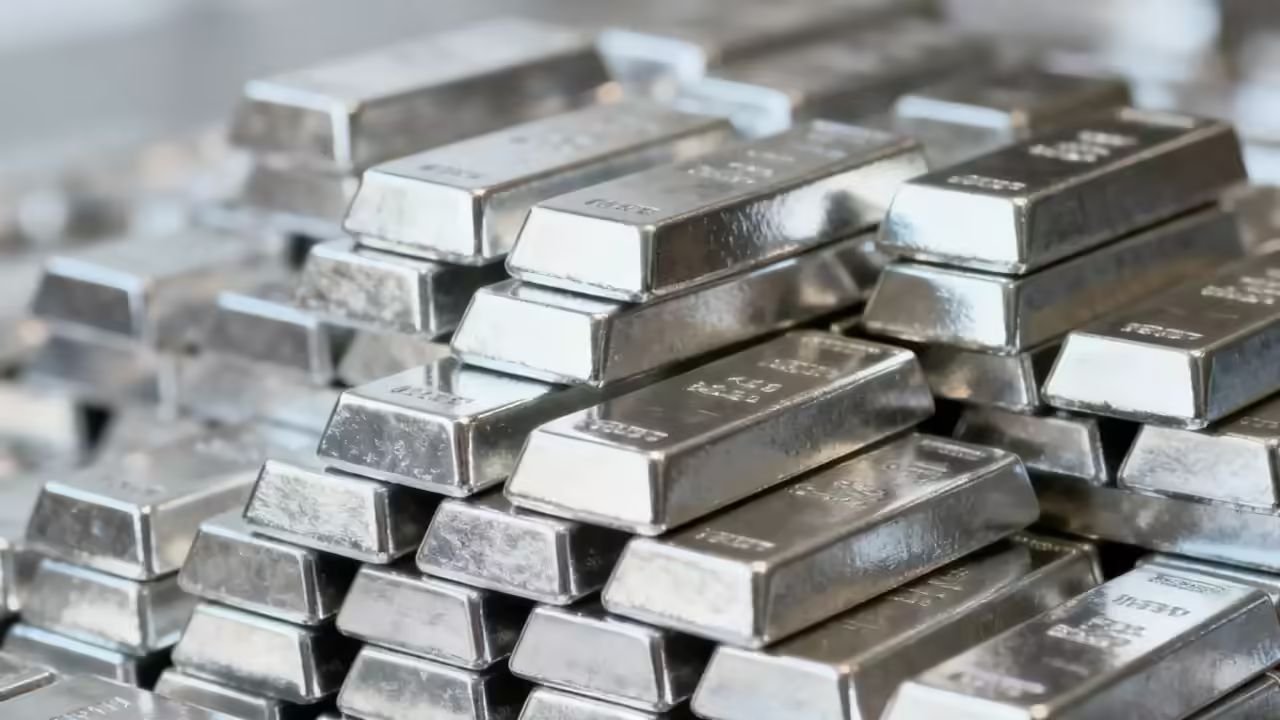 Silver Price Crash: ऐतिहासिक ऊंचाई से ₹1,90,000 तक गिरा चांदी का भाव, निवेशकों में हड़कंप