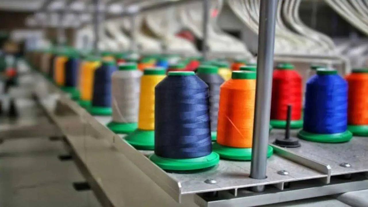 Textile Stocks: बांग्लादेशी प्रोडक्ट्स अमेरिकी बाजार में सस्ते, भारतीय टेक्सटाइल शेयरों में बड़ी गिरावट