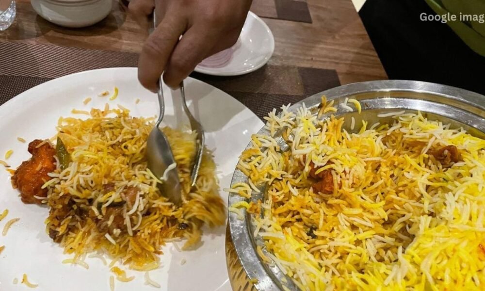 Income Tax raid: हैदराबाद के मशहूर बिरयानी आउटलेट्स पर इनकम टैक्स का बड़ा रेड, करोड़ों की गड़बड़ी