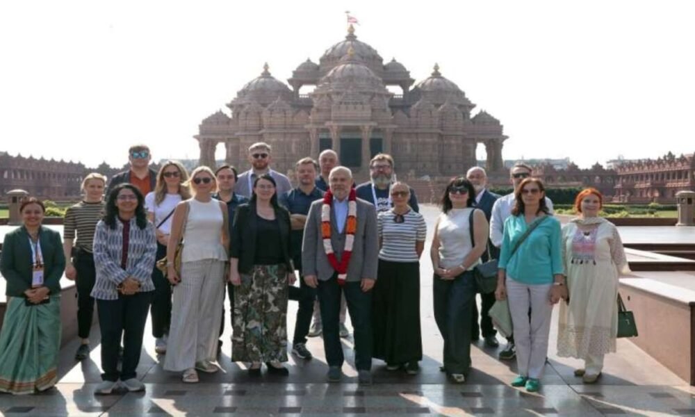 President Alar Karis: भारत दौरे पर अलार कारिस, अक्षरधाम में किया अभिषेक और प्रार्थना