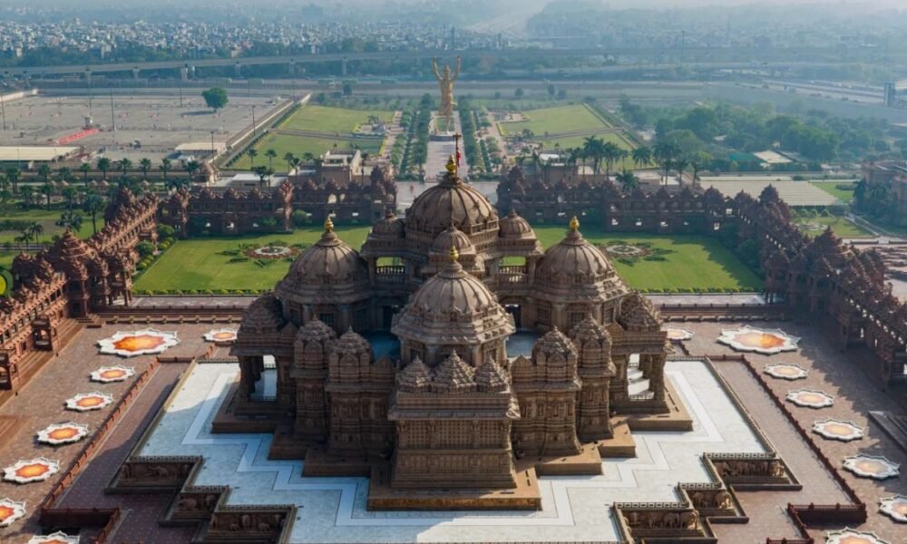 अक्षरधाम में 108 फीट विशाल प्रतिमा की प्राण प्रतिष्ठा, दुनिया देखेगी ऐतिहासिक क्षण