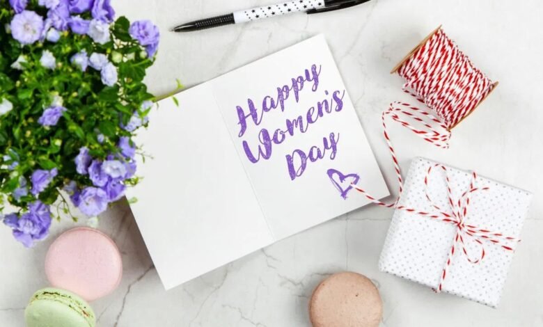 स्मार्टवॉच और TWS ईयरफोन सहित महिला दिवस के लिए बेस्ट टेक गिफ्ट आइडियाज