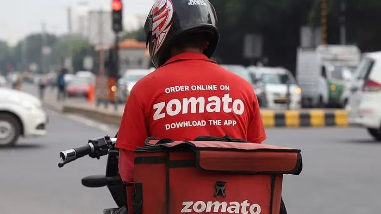 Zomato ने बढ़ाई प्लेटफॉर्म फीस, हर ऑर्डर पर यूजर्स को ज्यादा पैसा चुकाना पड़ेगा