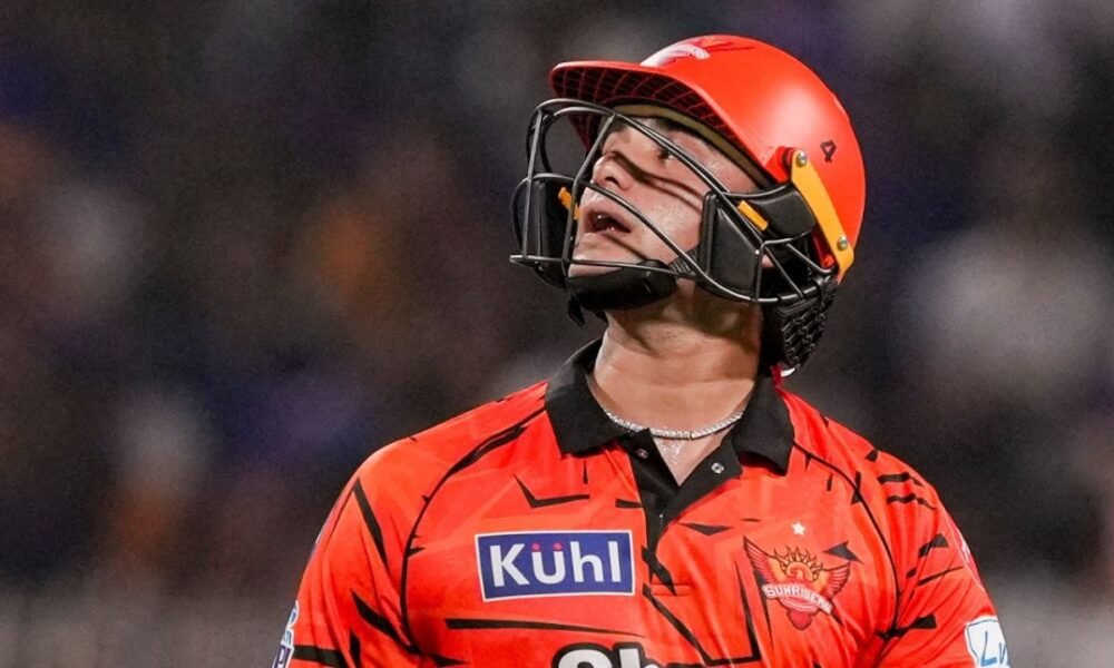 अभिषेक शर्मा पर बड़ा एक्शन क्यों IPL ने लगाया जुर्माना और दिया डिमेरिट प्वाइंट