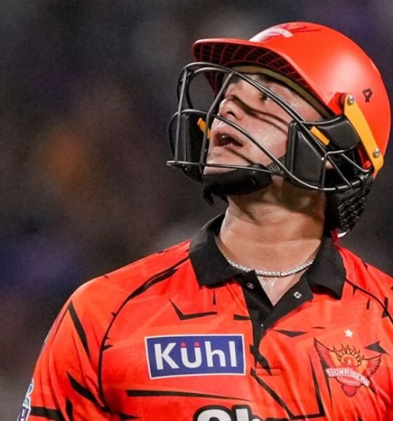 अभिषेक शर्मा पर बड़ा एक्शन क्यों IPL ने लगाया जुर्माना और दिया डिमेरिट प्वाइंट