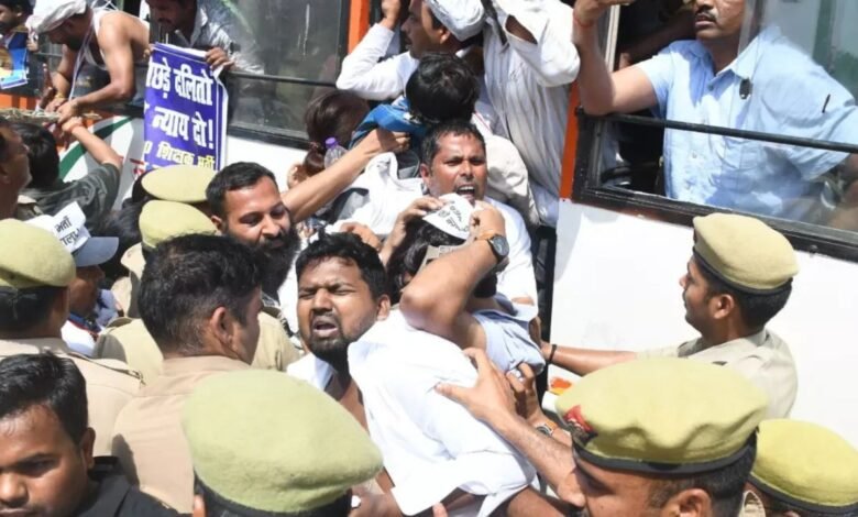 योगी सरकार पर लापरवाही के आरोप, अभ्यर्थियों ने विधानसभा घेराव कर जताया आक्रोश