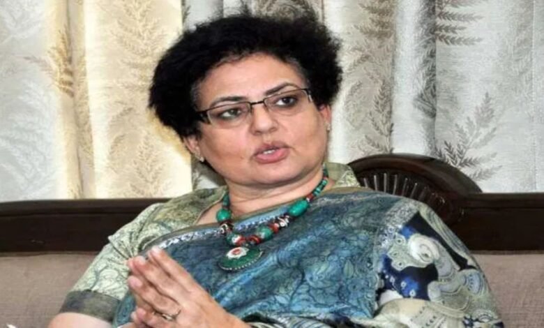 हरियाणा सियासत में बड़ा यू टर्न, रेखा शर्मा ने खेद जताकर विवाद खत्म किया