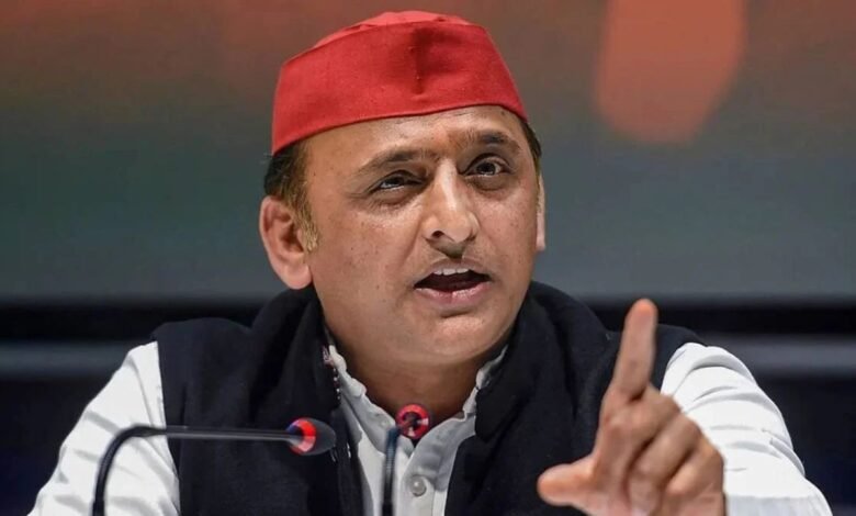 अखिलेश के करीबी का कांग्रेस पर तीखा वार अंदरखाने की राजनीति पर सवाल