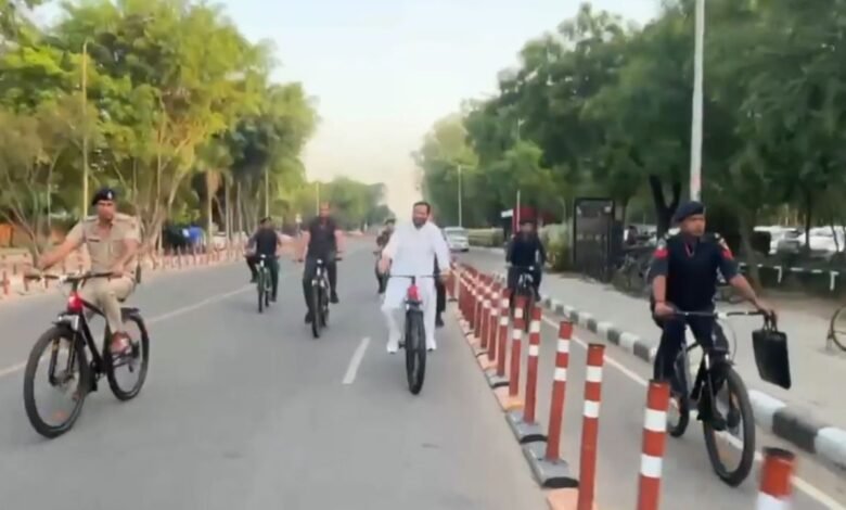 ईंधन बचाओ अभियान में बड़ा बदलाव हरियाणा सीएम ने अपनाया साइकिल सफर