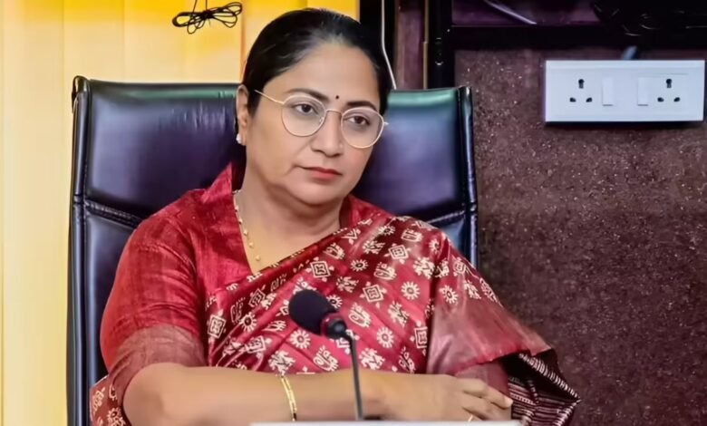 रेखा गुप्ता का बड़ा ऐलान खंडित मूर्तियों को मिलेगा सम्मानजनक अंतिम स्थान