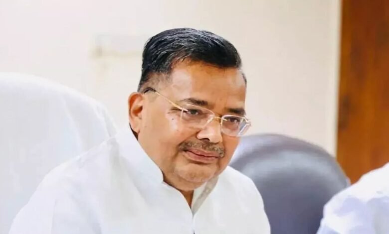 पर्यटन मंत्री जयवीर सिंह के सख्त निर्देश, 2027 चुनाव से पहले परियोजनाएं समय पर पूरी हों
