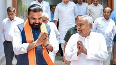 नीतीश मुलाकात के बाद दिल्ली पहुंचे CM मंत्रिमंडल विस्तार का फॉर्मूला तय
