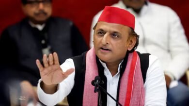 अखिलेश यादव का योगी बयान पर तीखा हमला राजनीति में बढ़ा तनाव