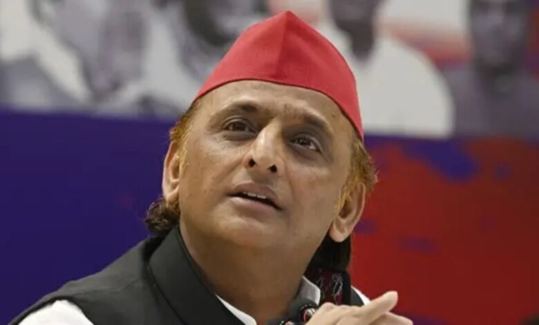 महारानी दुर्गावती जयंती पर अखिलेश यादव का बड़ा ऐलान, सोने की प्रतिमा लगाने का वादा