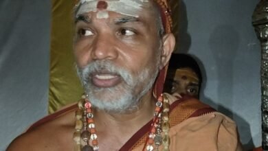 कन्नौज में सड़क किनारे रात बिताने को मजबूर हुए शंकराचार्य अविमुक्तेश्वरानंद