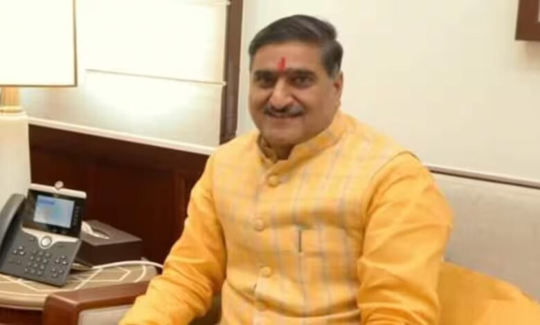 अलीगढ़ की राजनीति में नया बयान, सतीश गौतम ने खुद को बताया बदलाव की वजह