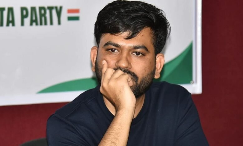 अभिजीत दीपके का बड़ा आरोप, प्रदर्शनकारियों का पानी-बिजली बंद कराने का दावा