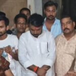 भरत तिवारी एनकाउंटर केस में नया मोड़, पीड़ित परिवार से मिले बीजेपी विधायक आनंद मिश्रा, CID जांच की मांग