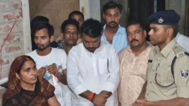 भरत तिवारी एनकाउंटर केस में नया मोड़, पीड़ित परिवार से मिले बीजेपी विधायक आनंद मिश्रा, CID जांच की मांग