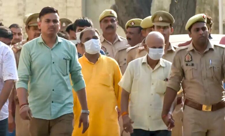 राम मंदिर चढ़ावा चोरी केस में पुलिस का बड़ा एक्शन, 8 आरोपियों के घरों पर छापेमारी, दस्तावेजों की गहन जांच