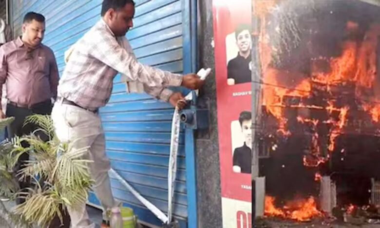 छात्रों की सुरक्षा पर सख्त प्रशासन, कानपुर में कोचिंग पर चला बुलडोजर