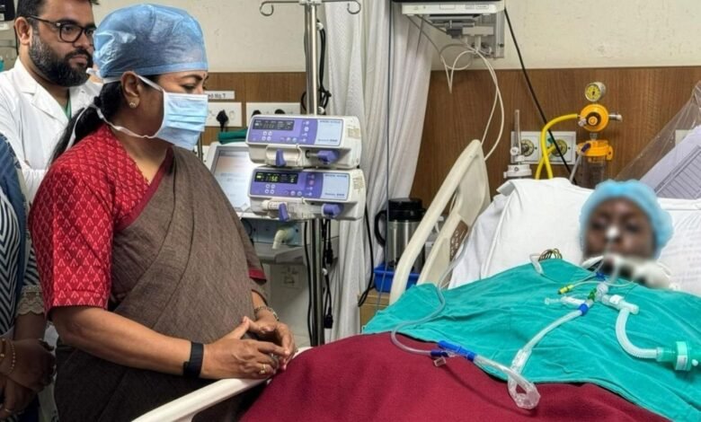 रेखा गुप्ता ने पीड़ितों से मिलकर राहत राशि का किया बड़ा ऐलान