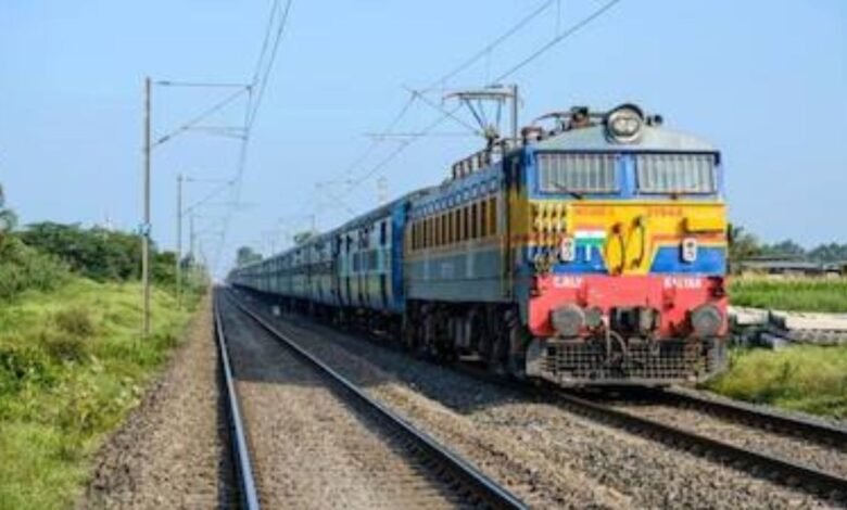 दिल्ली जाने वालों के लिए खुशखबरी! जुलाई भर चलेगी प्रयागराज-निजामुद्दीन स्पेशल ट्रेन, कन्फर्म टिकट मिलने की बढ़ी उम्मीद