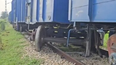 अमेठी में बड़ा रेल हादसा टला, खाद से लदी मालगाड़ी के 7 डिब्बे पटरी से उतरे
