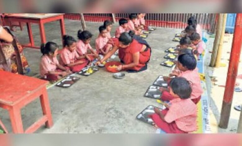पोषाहार राशि में देरी से 1,190 आंगनबाड़ी केंद्रों पर संकट, बच्चों का भोजन और THR वितरण ठप