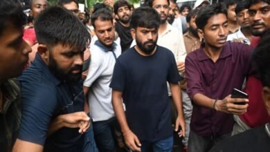 संसद मार्च के बाद अभिजीत दीपके ने समर्थकों से मांगी माफी, घायलों से मांगा संपर्क