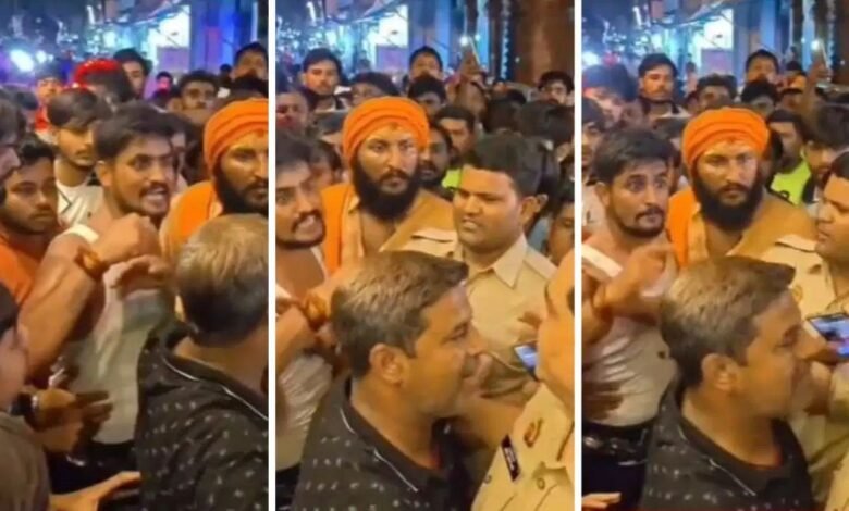 मुजफ्फरनगर में कांवड़ यात्रा के दौरान हंगामा, इंस्पेक्टर को दी 'वर्दी उतरवाने' की धमकी