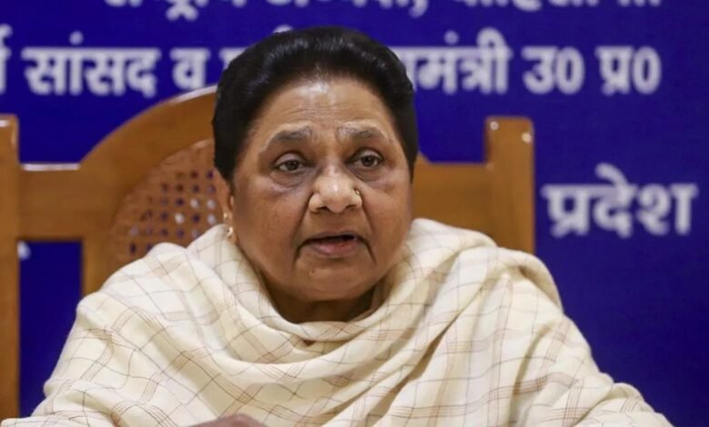 अशोक सिद्धार्थ के बाद अंटू मिश्रा पर गिरी गाज, मायावती ने पार्टी से किया निष्कासित, 2027 चुनाव से पहले सख्ती तेज