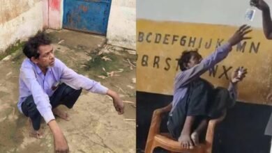सीधी के सरकारी स्कूल में शराब की बोतल के साथ मिला शिक्षक, वीडियो वायरल हुआ तो हुआ सस्पेंड