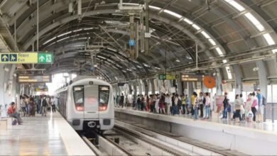 दिल्ली मेट्रो से सफर करने वालों के लिए जरूरी सूचना, लग सकती हैं लंबी कतारें
