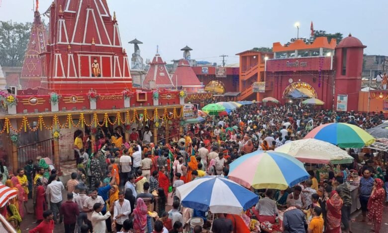 सावन के दूसरे सोमवार को समस्तीपुर में उमड़ा आस्था का सैलाब, 40 KM कांवड़ यात्रा कर पहुंचे भक्त
