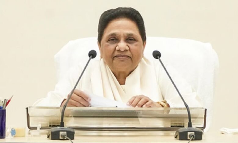 हिजाब विवाद पर मायावती की बड़ी अपील, स्कूल और प्रशासन मिलकर निकालें समाधान