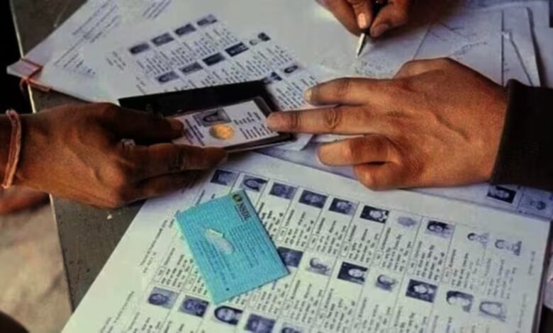दिल्ली SIR में 33 लाख वोटरों के रिकॉर्ड पर सवाल, नोटिस भेजकर मांगे जाएंगे दस्तावेज; जानें पूरी प्रक्रिया