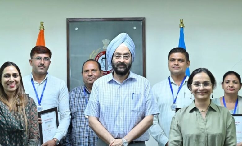 हर दूसरे दिन एक अधिकारी या कर्मचारी हो रहा गिरफ्तार इस साल 23 अधिकारियों और कर्मचारियों को अदालत से मिली सजा